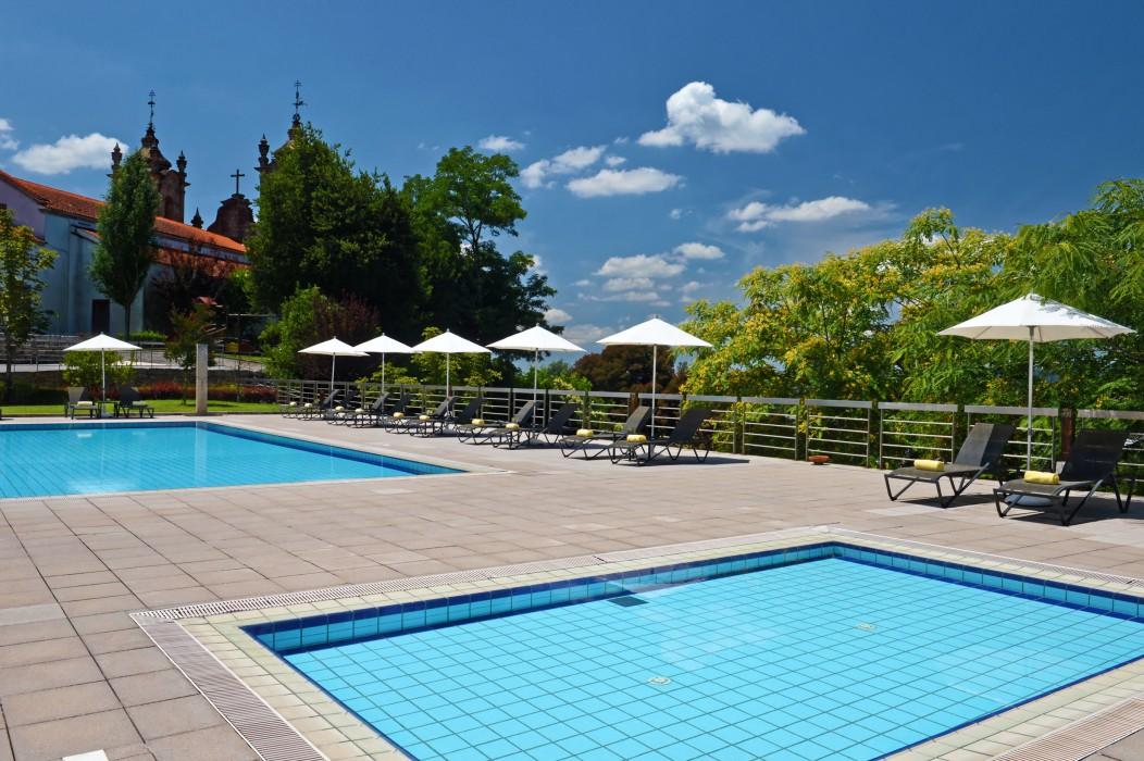 โปอูซาดา มอสเตอิโร เดอ กิมาราเอส- โมนิวเมนต์ โฮเต็ล Hotel กิมาไรส์ ภายนอก รูปภาพ Swimming pool